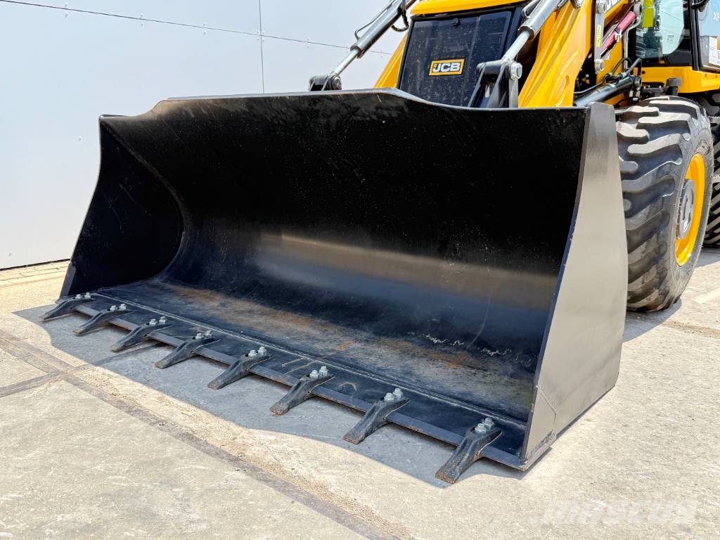 JCB 3DX / 3CX Plus 4WD - New / Unused/ Hammer Lines Buldoexcavatoare