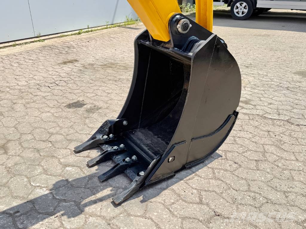 JCB 3DX / 3CX Plus 4WD - New / Unused/ Hammer Lines Buldoexcavatoare
