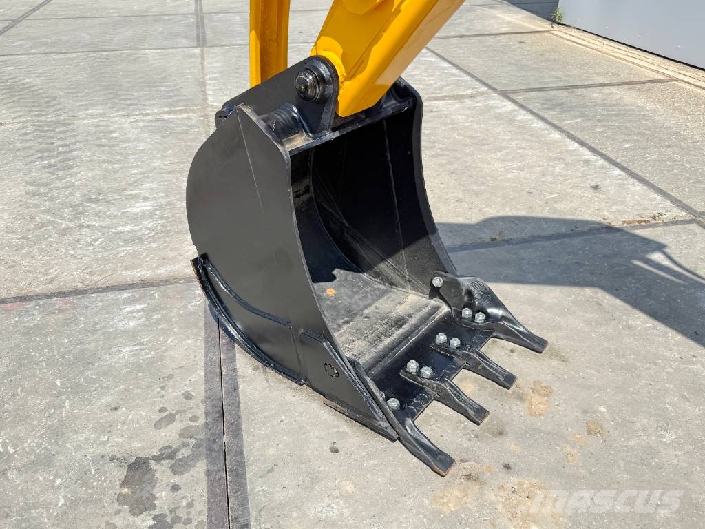 JCB 3DX / 3CX Plus 4WD - New / Unused/ Hammer Lines Buldoexcavatoare
