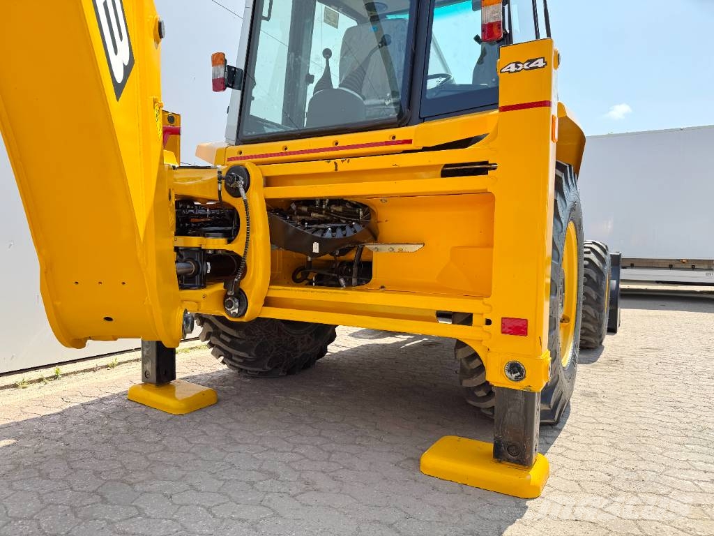 JCB 3DX / 3CX Plus 4WD - New / Unused/ Hammer Lines Buldoexcavatoare