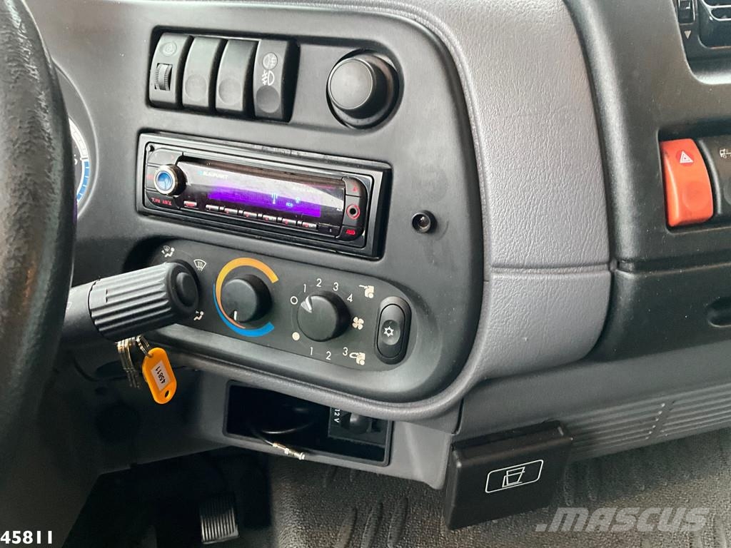 DAF FA 45 CF 220 Klaas 34 meter Dachdeckerkran Teherautóra szerelt emelők és állványok