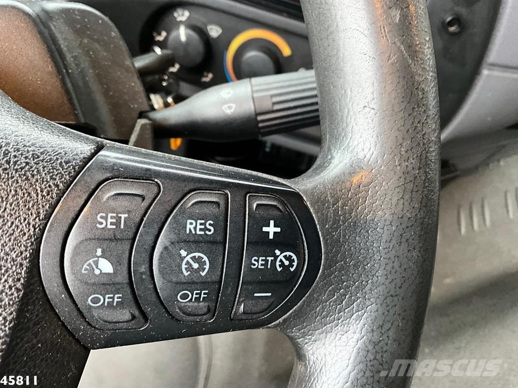 DAF FA 45 CF 220 Klaas 34 meter Dachdeckerkran Teherautóra szerelt emelők és állványok