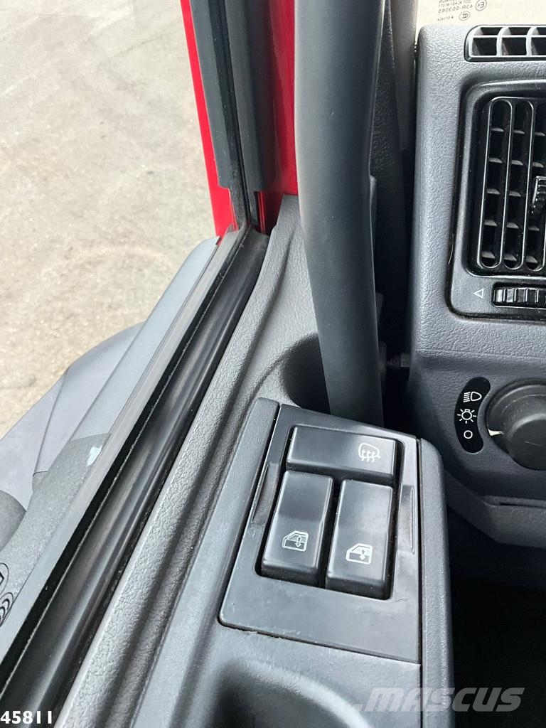 DAF FA 45 CF 220 Klaas 34 meter Dachdeckerkran Teherautóra szerelt emelők és állványok