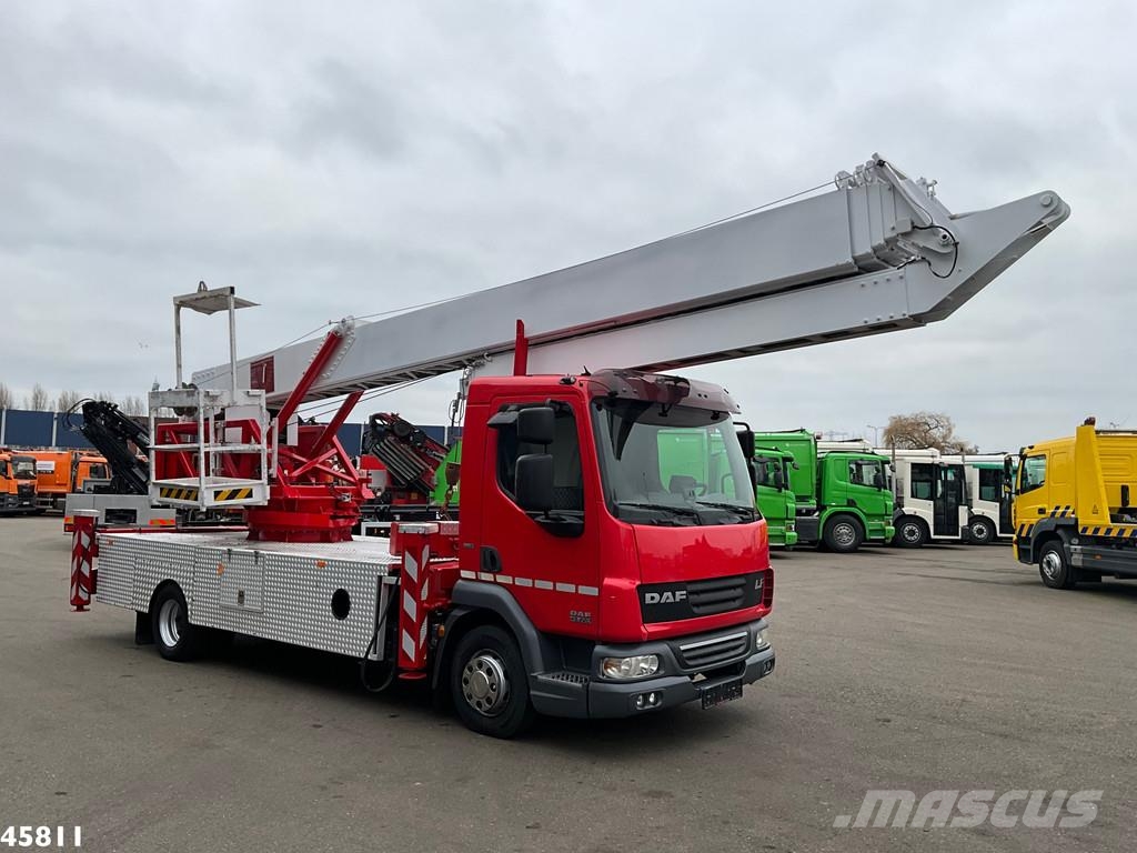 DAF FA 45 CF 220 Klaas 34 meter Dachdeckerkran Teherautóra szerelt emelők és állványok