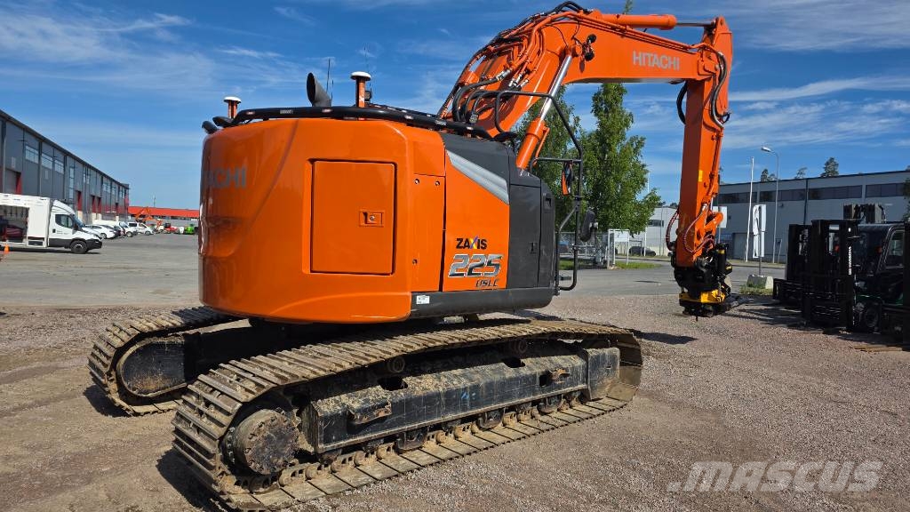 Hitachi ZX225USLC-7 حفارات زحافة