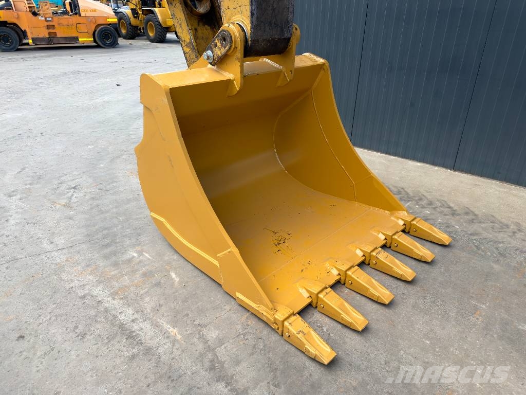 CAT 330F LN Rupsgraafmachines