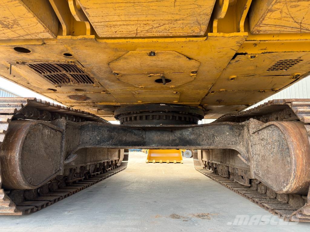 CAT 330F LN Rupsgraafmachines