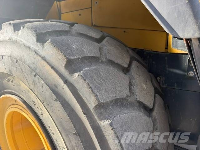 Komatsu WA 480 Chargeuse sur pneus