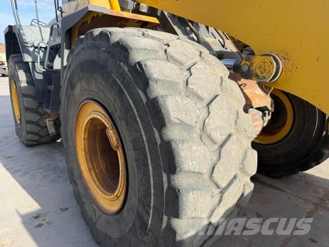Komatsu WA 480 Chargeuse sur pneus