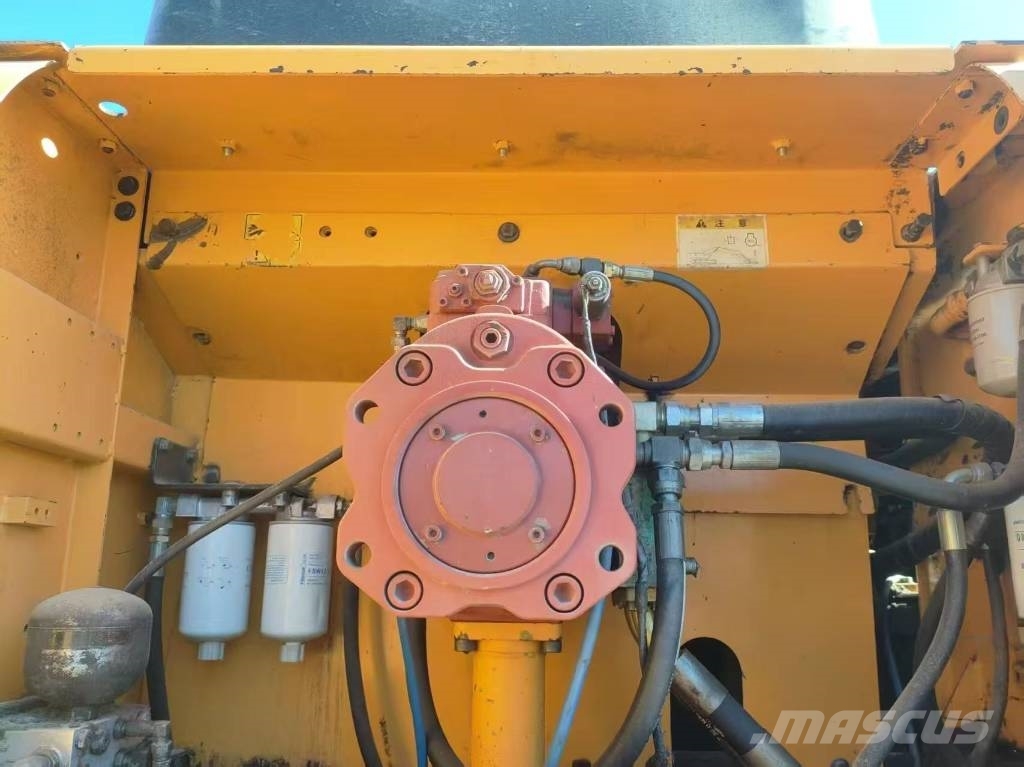 Hyundai R520LC-9T حفارات زحافة