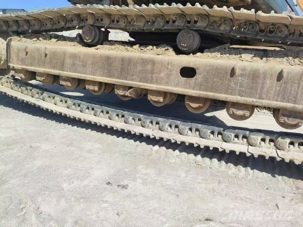 Hyundai R520LC-9T حفارات زحافة