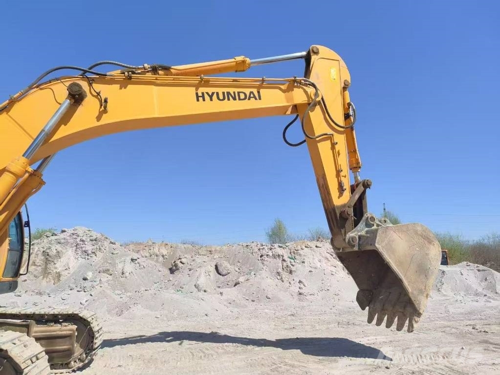 Hyundai R520LC-9T حفارات زحافة