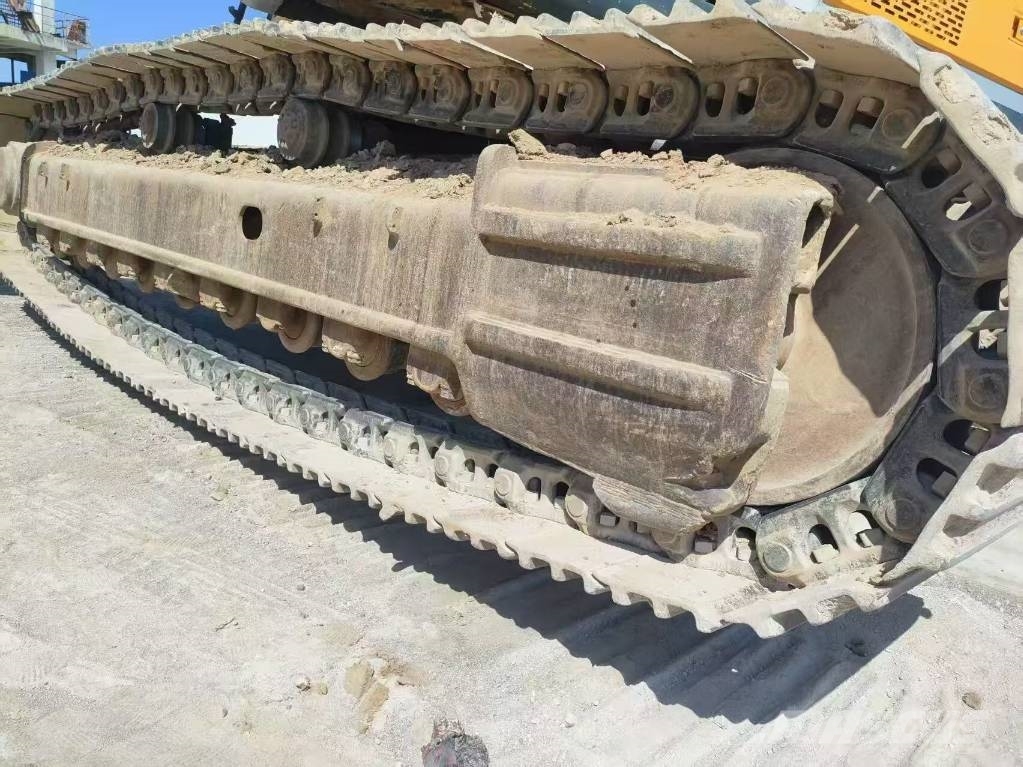 Hyundai R520LC-9T حفارات زحافة