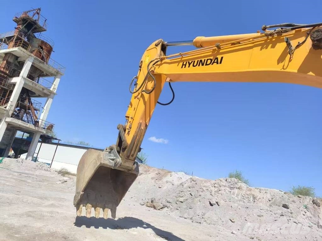 Hyundai R520LC-9T حفارات زحافة