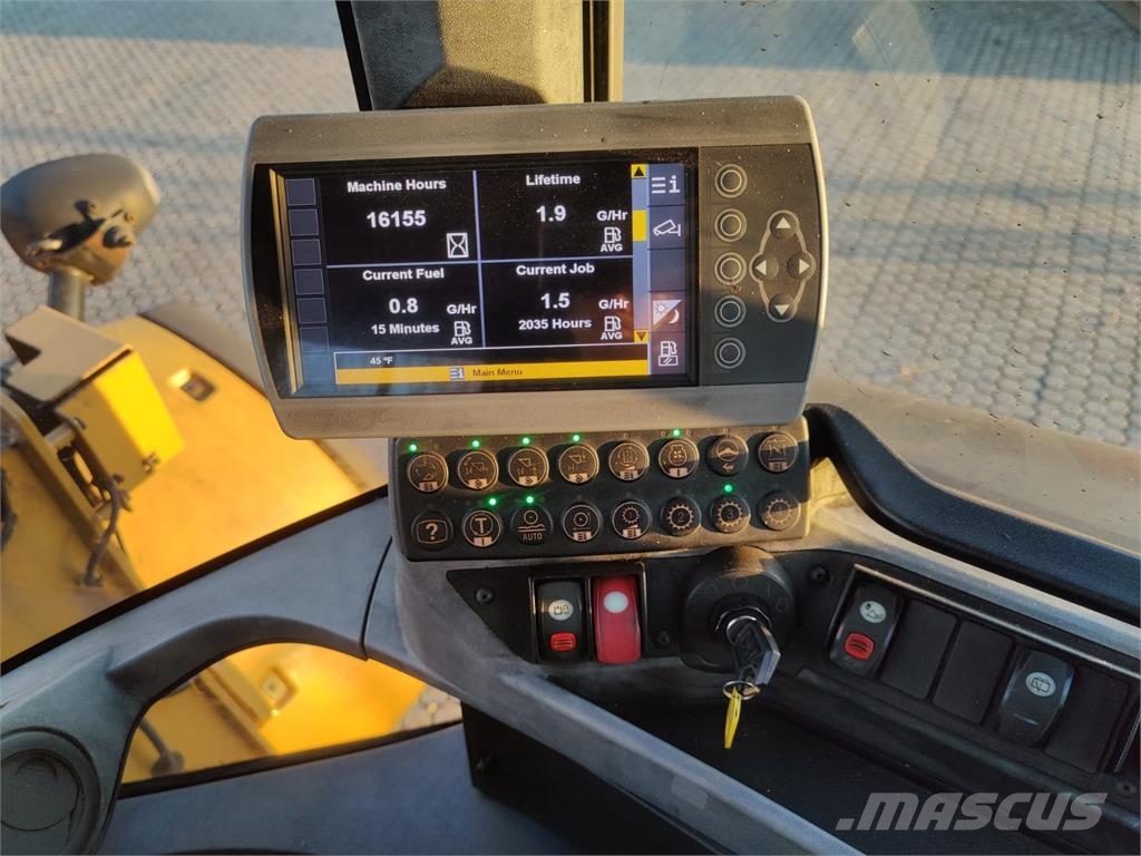 CAT 924K لوادر بعجل