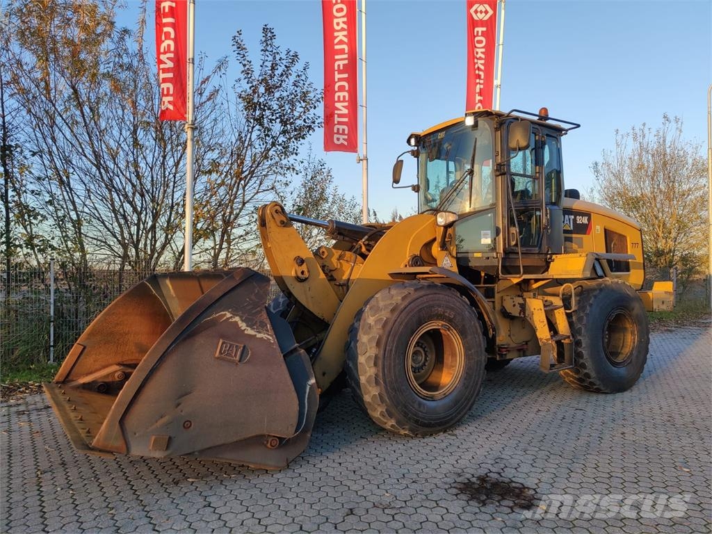 CAT 924K لوادر بعجل