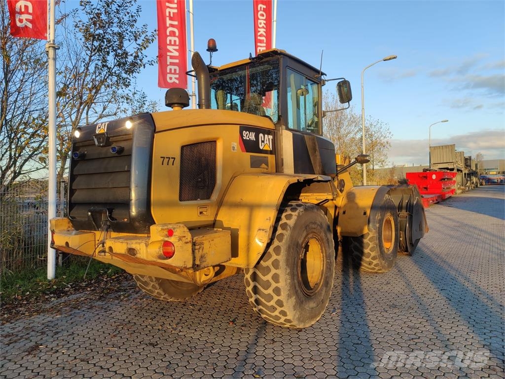 CAT 924K لوادر بعجل