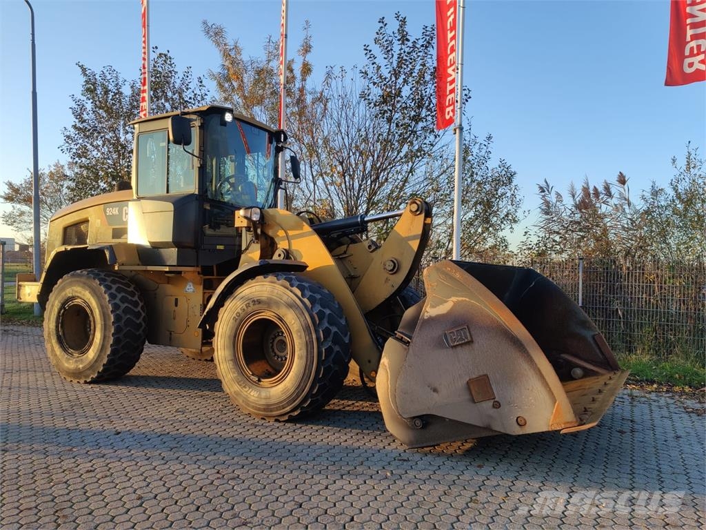 CAT 924K لوادر بعجل