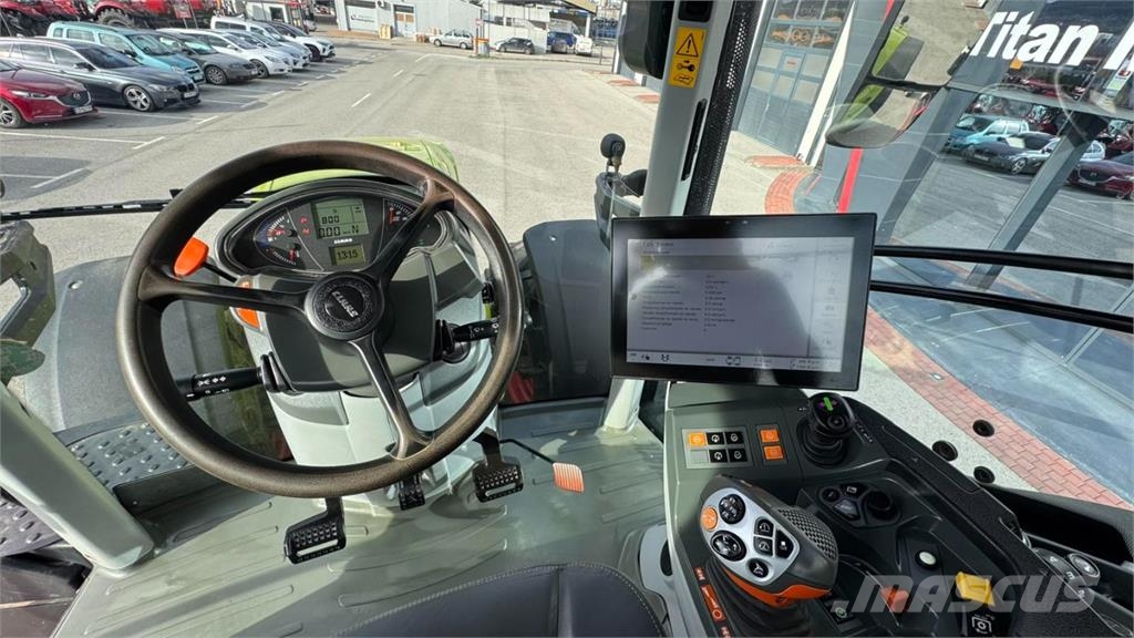 CLAAS Axion 870 Traktorid