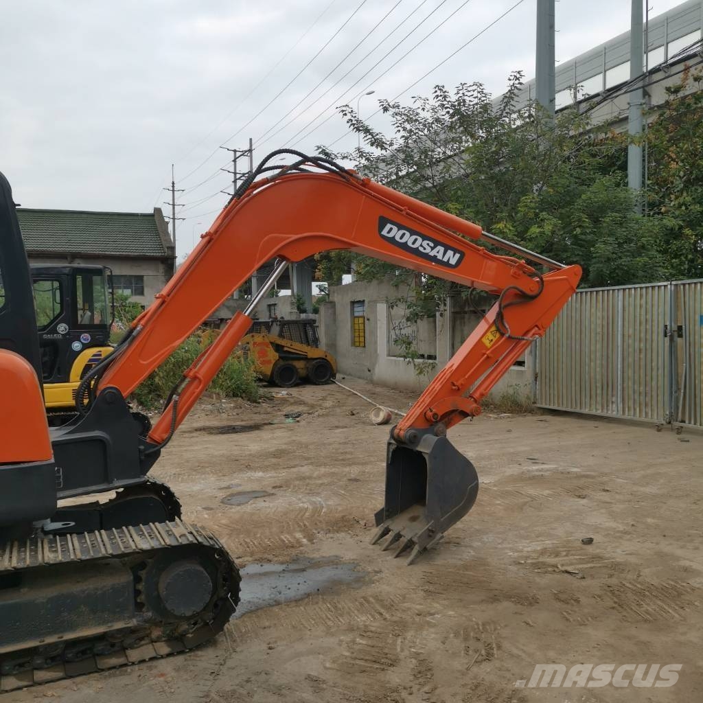Doosan DH 55 Mini kotrók < 7t