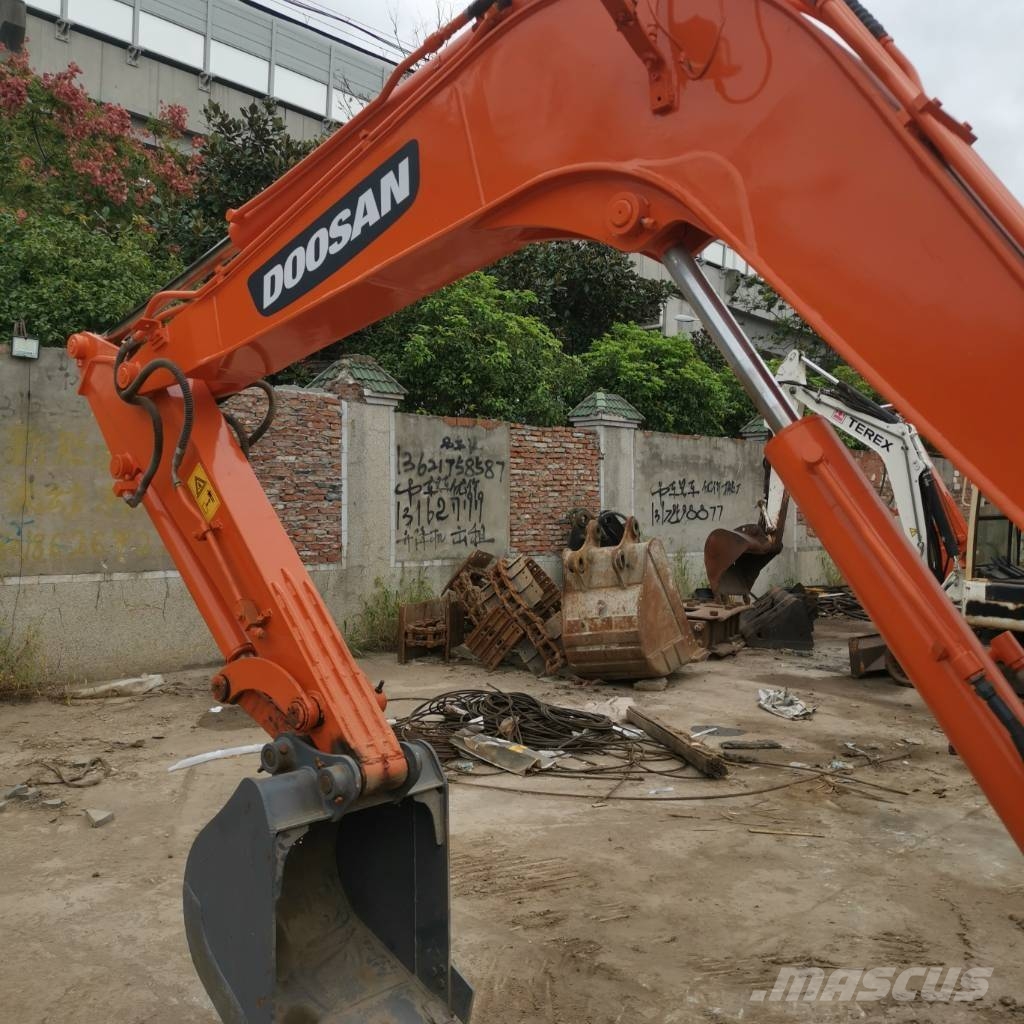 Doosan DH 55 Mini kotrók < 7t