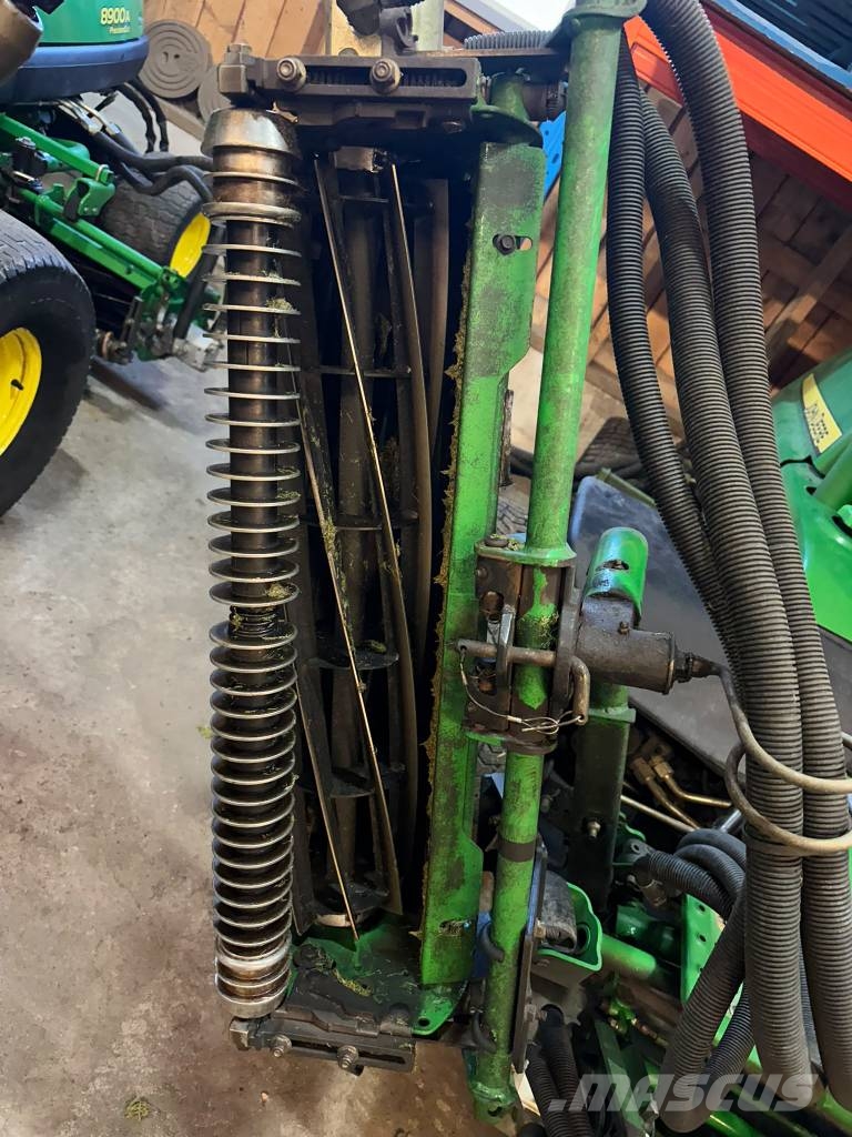 John Deere 8900 A PrecisionCut Kosilice za otvoren prostor