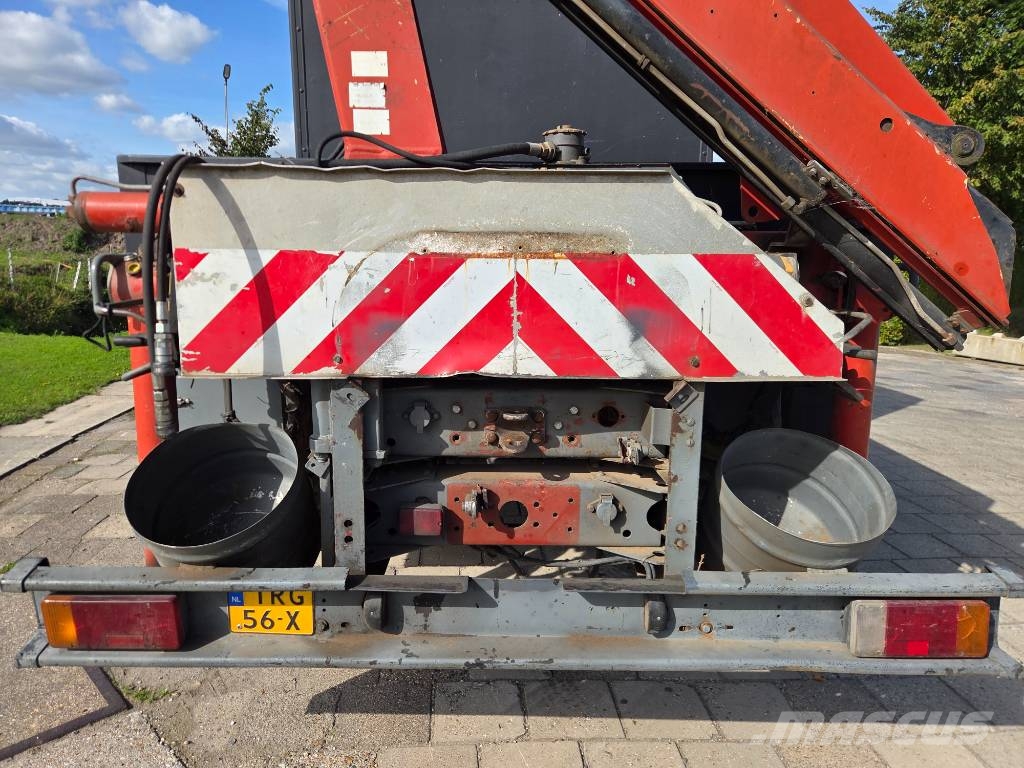 Iveco 4x4 Palifinger service truck workpace crane Camion plateau ridelle avec grue