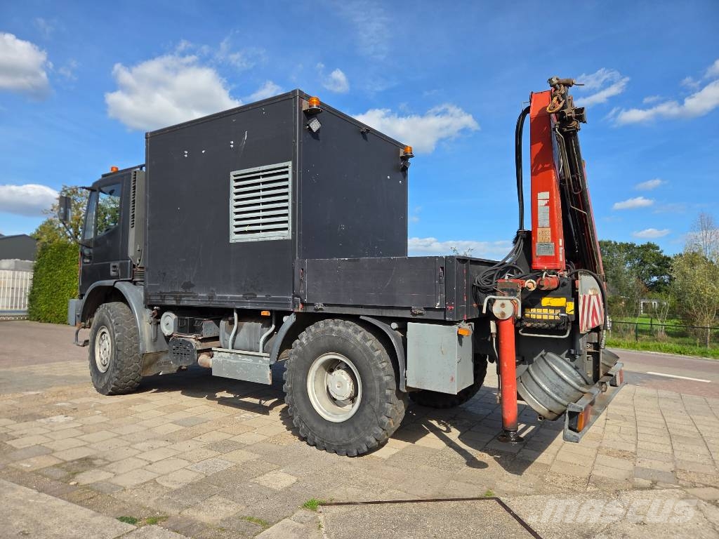 Iveco 4x4 Palifinger service truck workpace crane Camion plateau ridelle avec grue