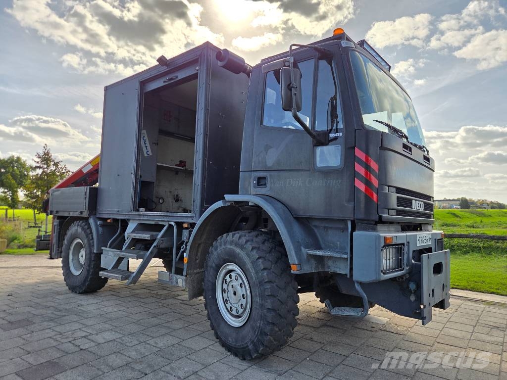 Iveco 4x4 Palifinger service truck workpace crane Camion plateau ridelle avec grue