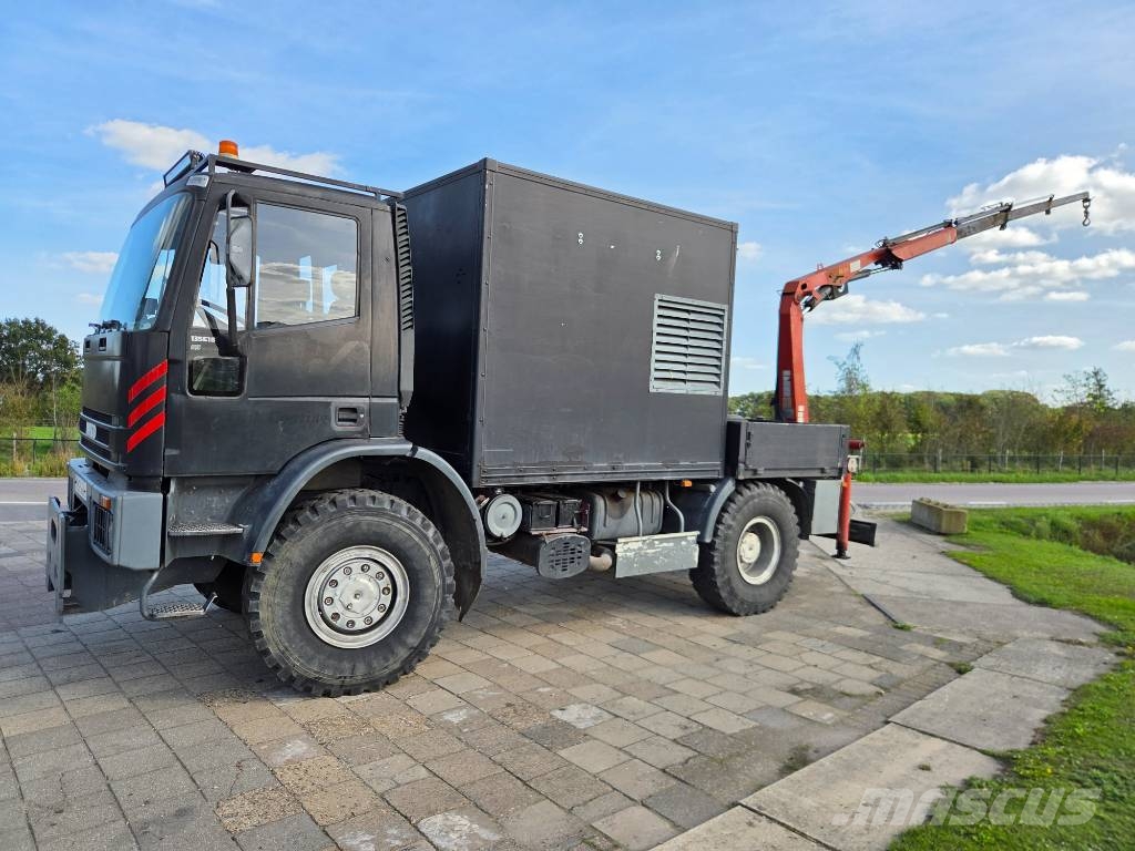 Iveco 4x4 Palifinger service truck workpace crane Camion plateau ridelle avec grue