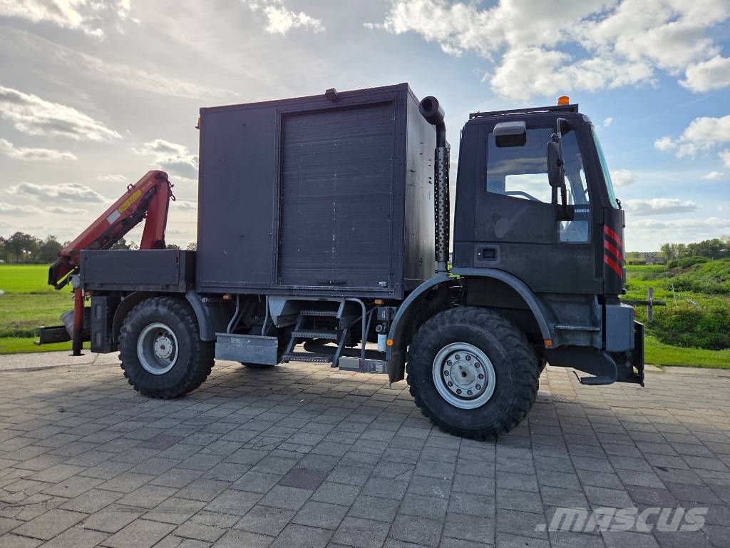 Iveco 4x4 Palifinger service truck workpace crane Camion plateau ridelle avec grue