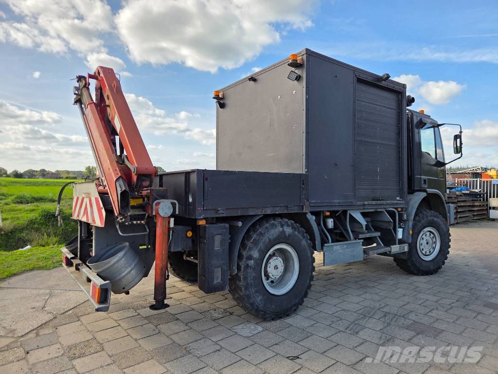 Iveco 4x4 Palifinger service truck workpace crane Camion plateau ridelle avec grue