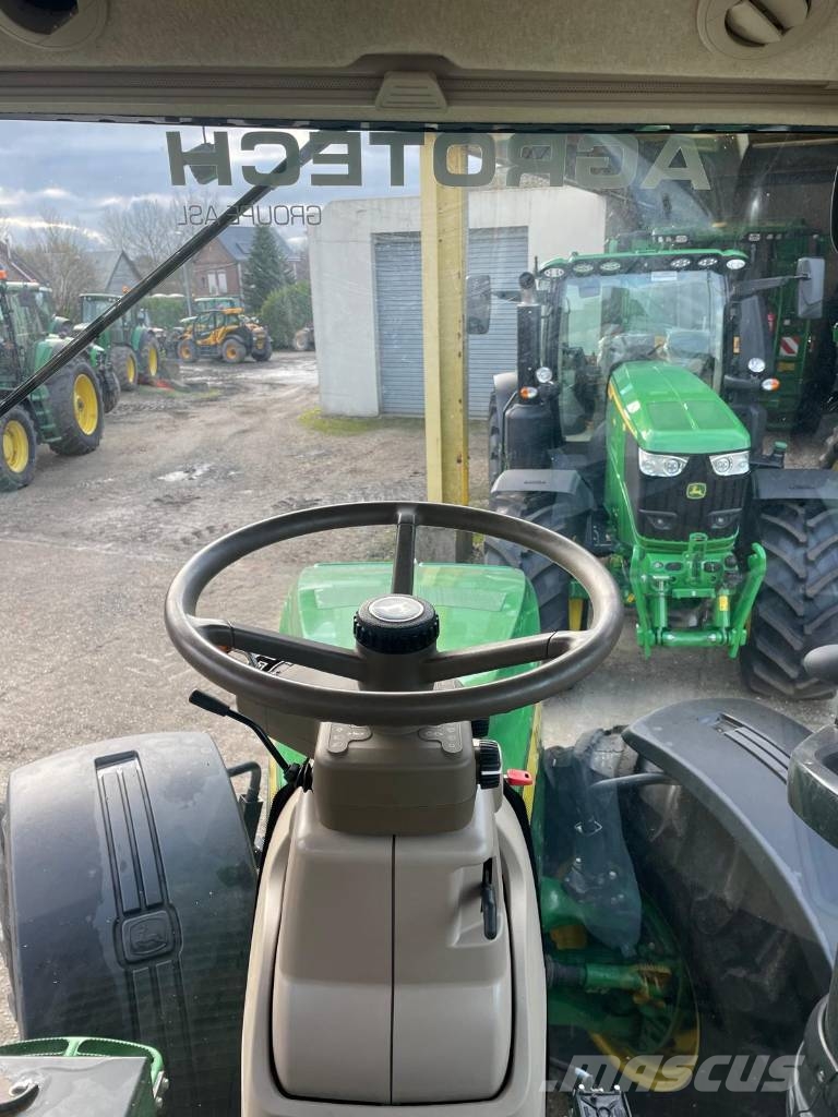 John Deere 8295 R الجرارات