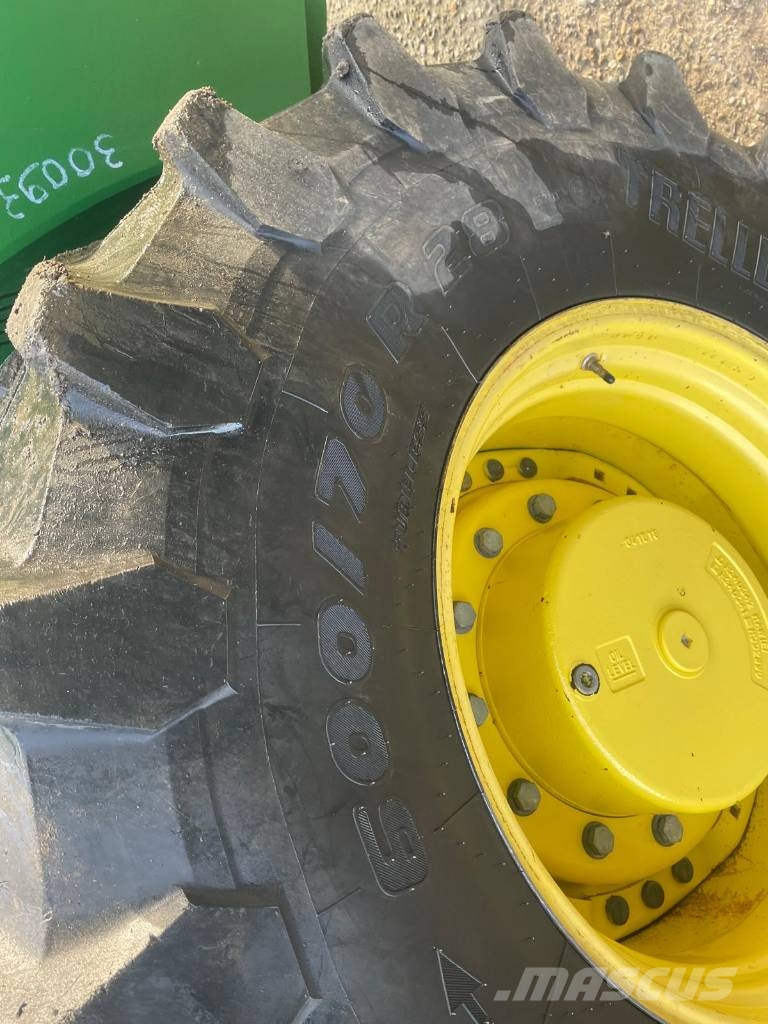 John Deere 8295 R الجرارات