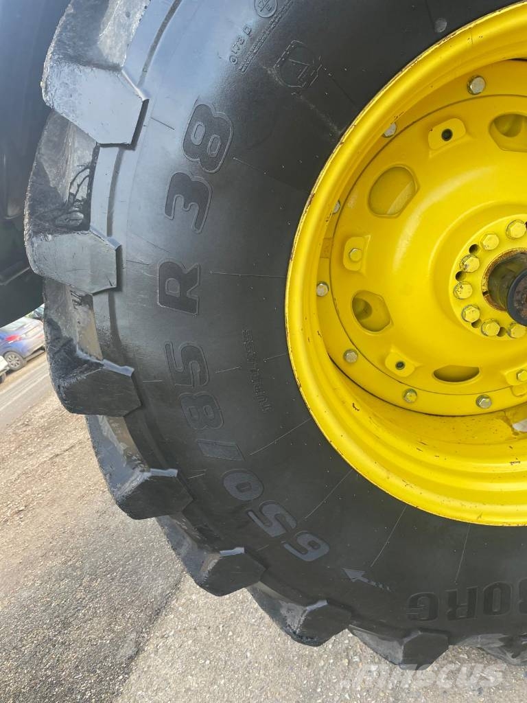 John Deere 8295 R الجرارات