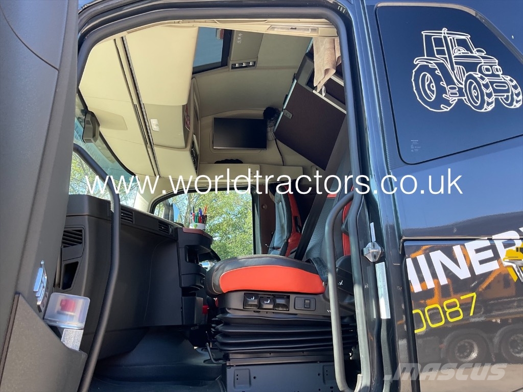Volvo FH 16 750 Camiones de superficie plana/cabrestantes