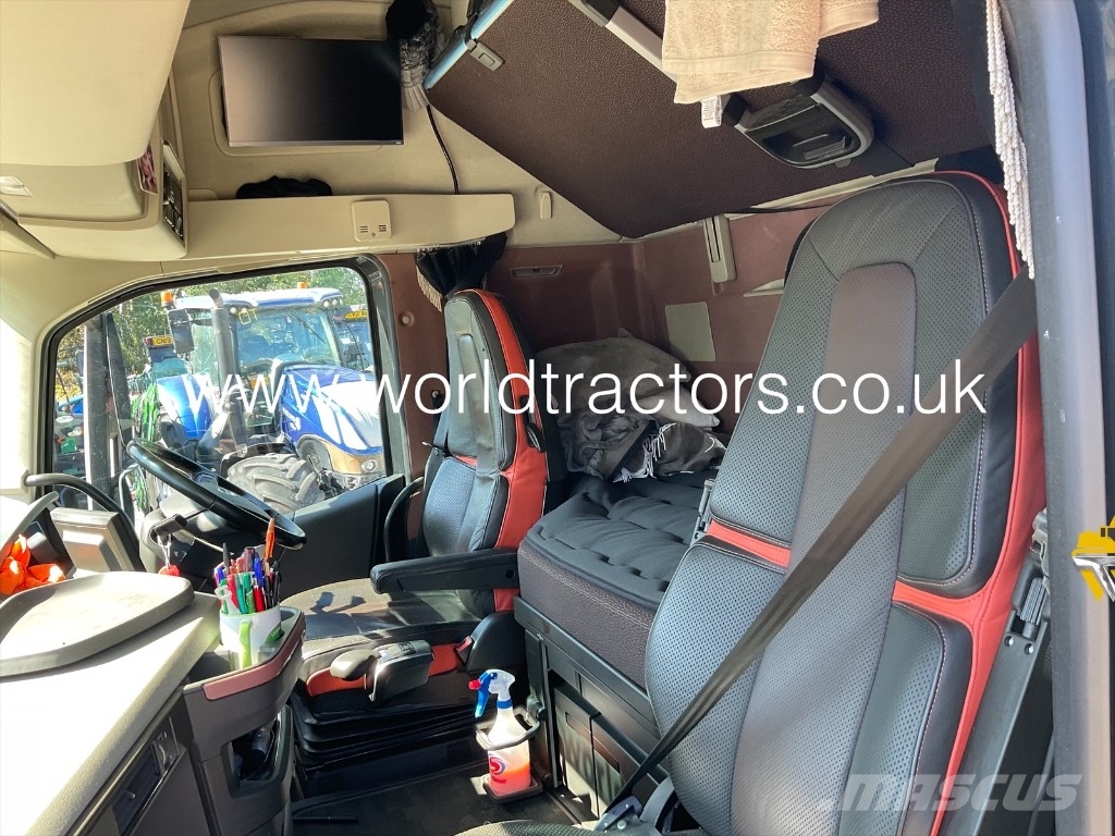 Volvo FH 16 750 Camiones de superficie plana/cabrestantes