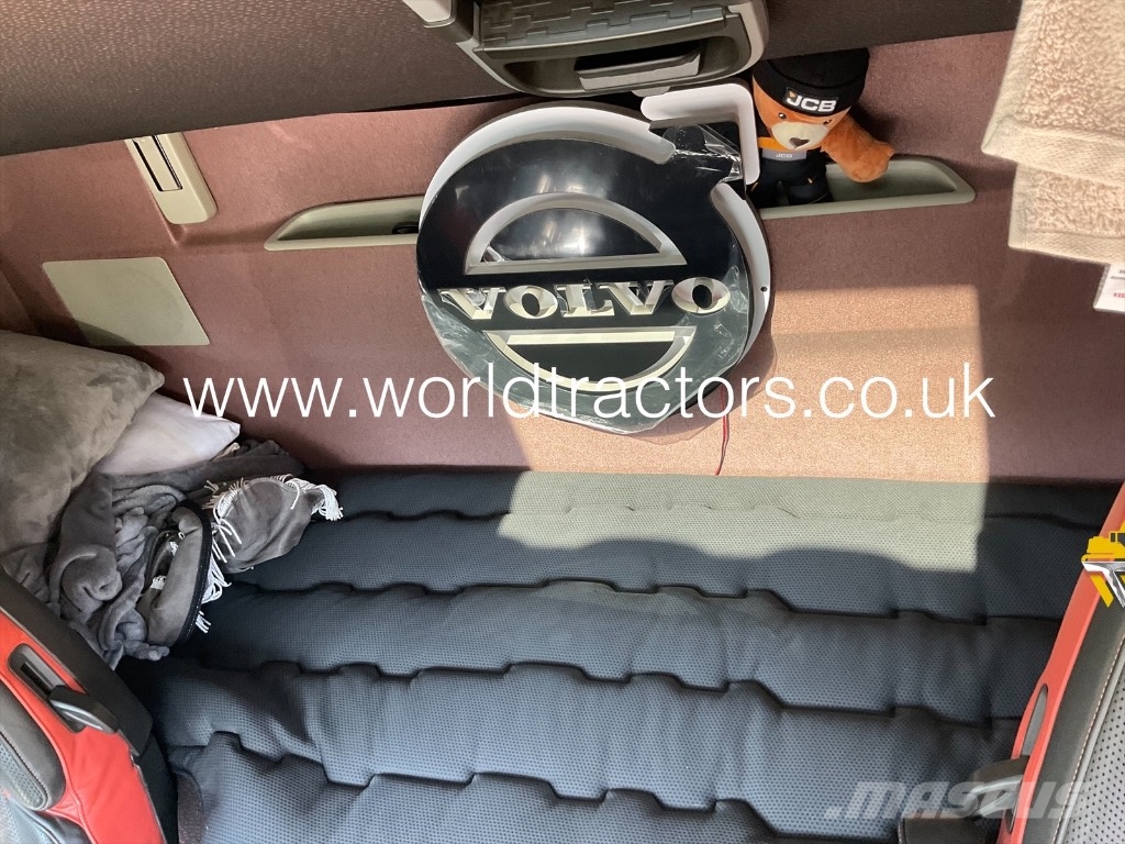 Volvo FH 16 750 Camiones de superficie plana/cabrestantes