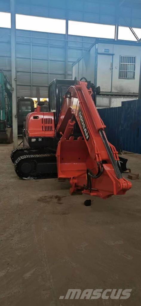 Doosan 60-9c Pásové rýpadlá