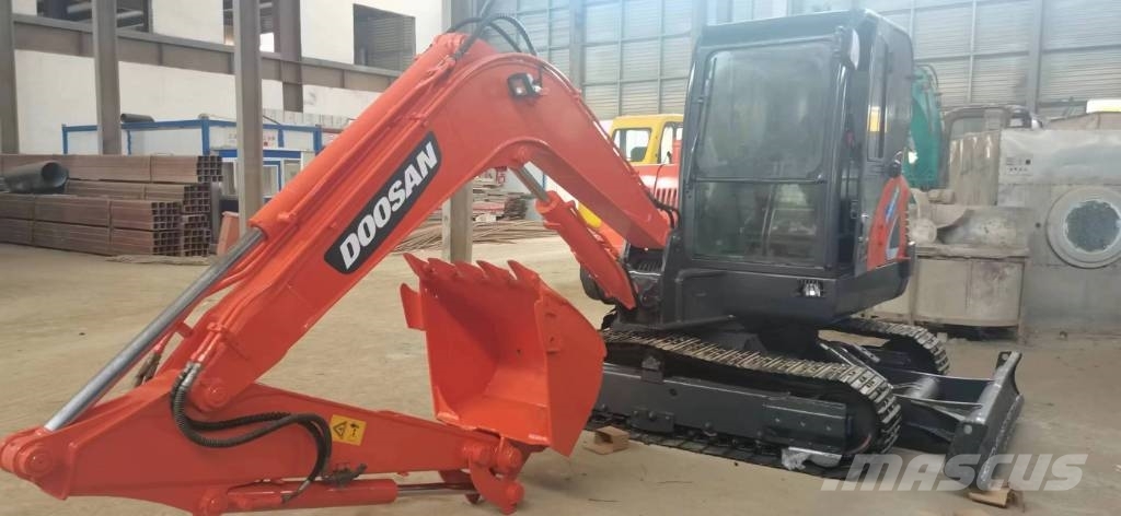 Doosan 60-9c Pásové rýpadlá