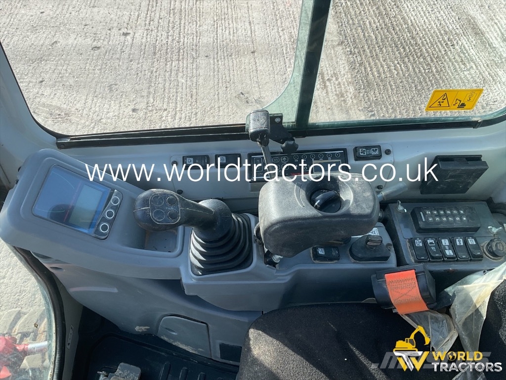 Takeuchi TB 225 Minigravere <7t