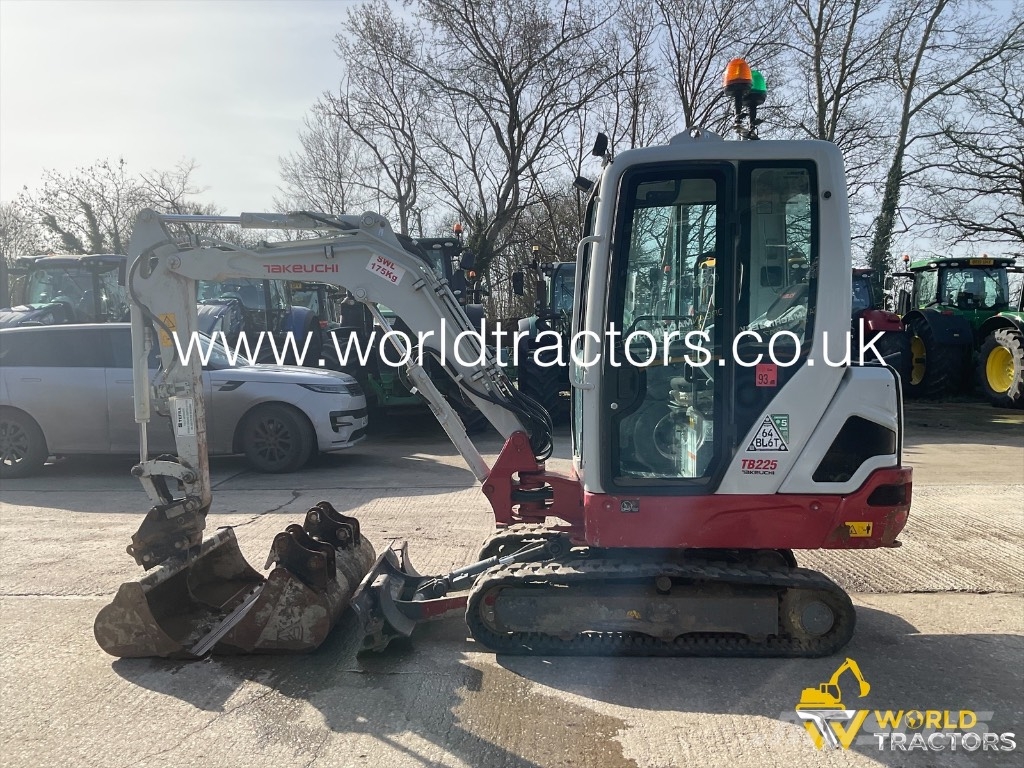 Takeuchi TB 225 Minigravere <7t