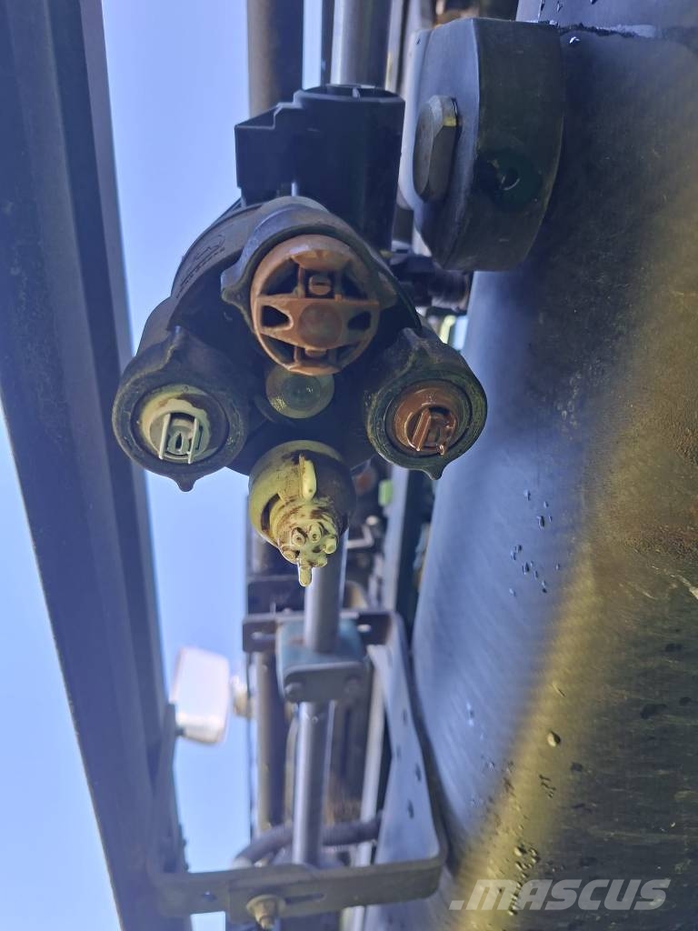 John Deere R4150i Self-propelled sprayers