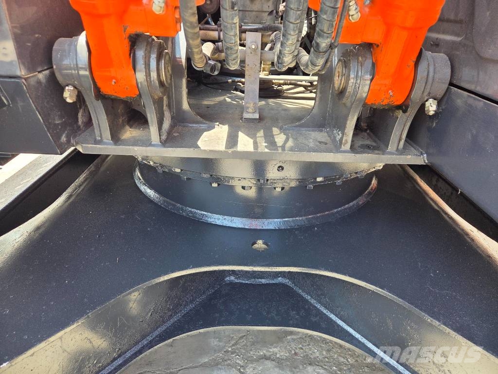 Hitachi ZX 210 LC-6, 7.784h, QIL QUICK+3 buckets Rupsgraafmachines