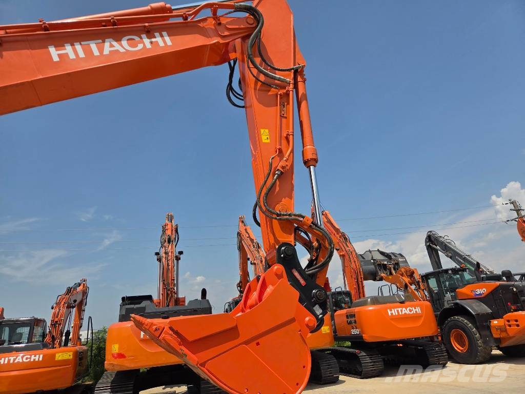 Hitachi ZX 210 LC-6, 7.784h, QIL QUICK+3 buckets Rupsgraafmachines