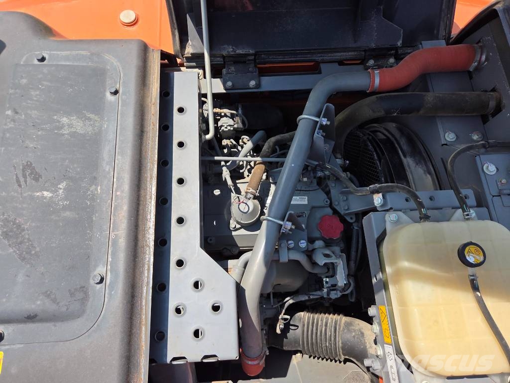 Hitachi ZX 210 LC-6, 7.784h, QIL QUICK+3 buckets Rupsgraafmachines