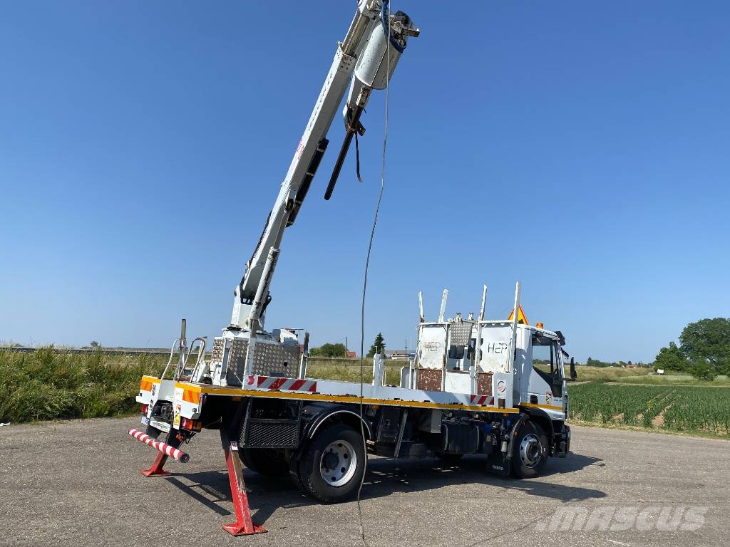 Iveco EUROCARGO 140-250/TELECOM20-HEP endommagée Instalatii de forare ancorate