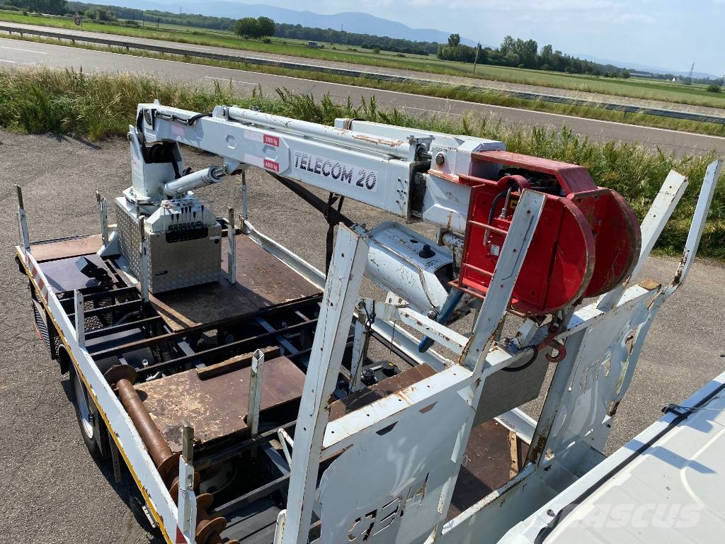 Iveco EUROCARGO 140-250/TELECOM20-HEP endommagée Instalatii de forare ancorate