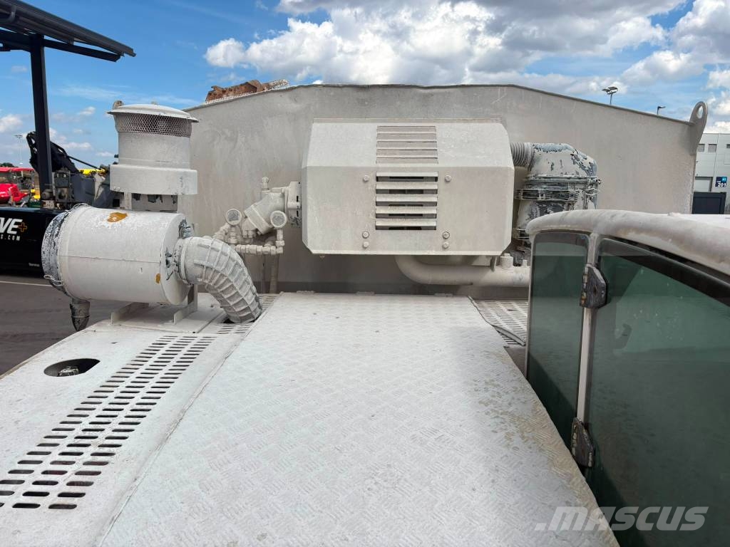 Streumaster SW 16 MC Asphalt recycling