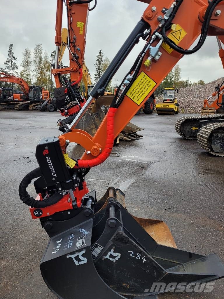 Hitachi ZX 26 U - mini excavators < 7t (Mini diggers) for rent